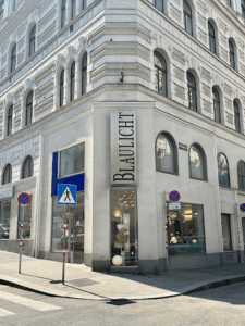 Blaulicht Design-Lampen Lichtobjekte Möbel GesmbH