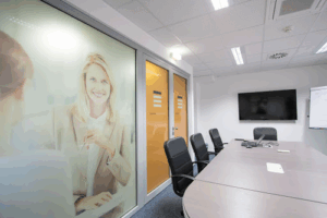 Der Firmenname lautet Skylead Real GmbH