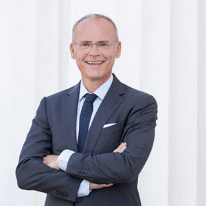 Dr. Marcus Franz